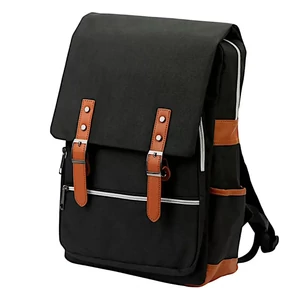 Ráhajtós fedeles, laptoptartós hátizsák, fekete színben