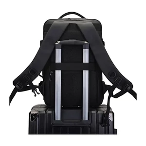 Kép 8/16 - Vízlepergető Laptophátizsák USB Csatlakozóval Sötétkék Színben Kép 8/16 - Vízlepergető Laptophátizsák USB Csatlakozóval Sötétkék Színben